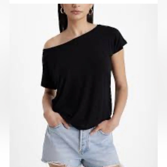 EXPRESS Clothing Women's Super Soft Short Sleeve Black Shirt Tee XS NWT NEW - Picture 1 of 2